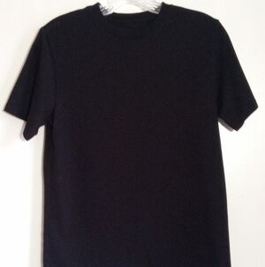 Wonder Nation plain black crew neck tshirt Boys size 14/16